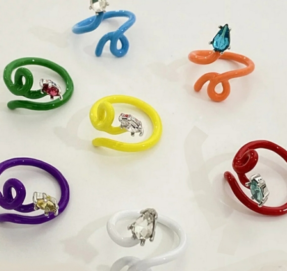 Seen in the jewelry cases of your finest department stores. . .without the price - Picture 4 of 7